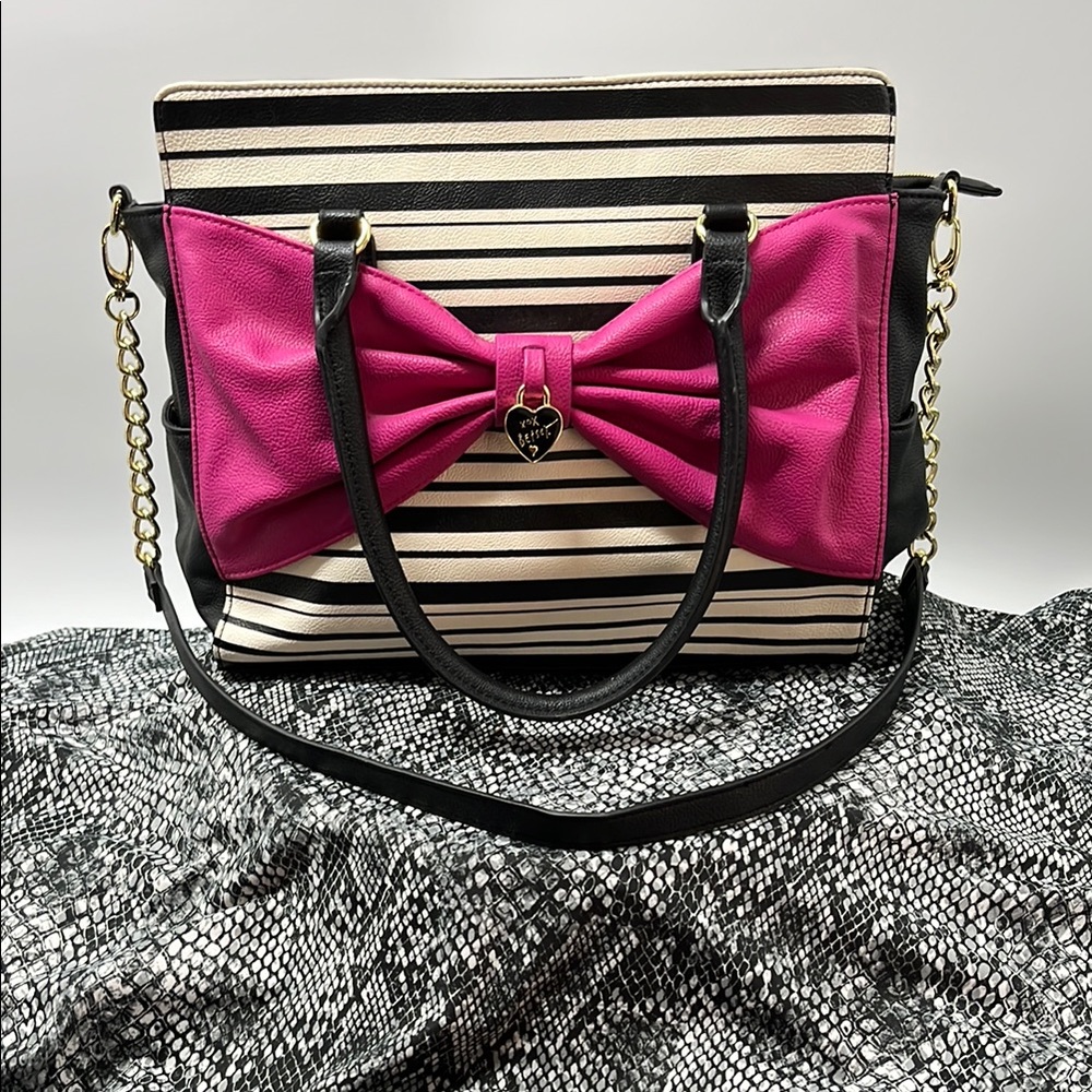 BETSEY JOHNSON Black/ White Stripe Shoulder/Handbag With Huge Pink Bow